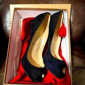 Christian Louboutin Very Prive  100mm Veau velour platform Peep pump EU36